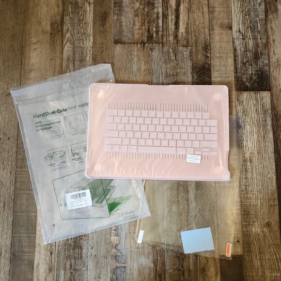 Pink Hard Case Set MacBook Air 15 Inch Screen & Keyboard Protector School NWT - Picture 1 of 8